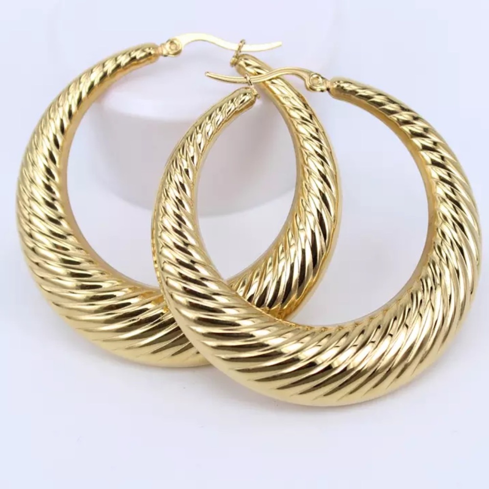 NEW 18K Yellow Gold Hoop Earrings